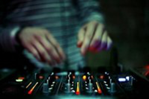 云裳廣場舞情歌舞曲下載