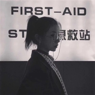 江蘇人頭像素描用哪些筆8