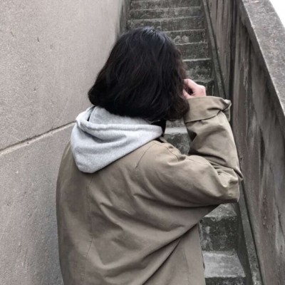 西裝帥哥側臉頭像圖片2