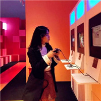 穿衛衣戴帽子的男頭7