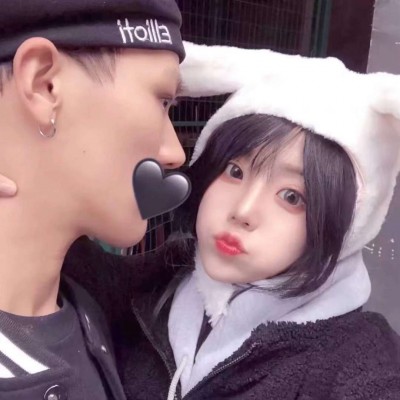 學生畫黑白頭像5
