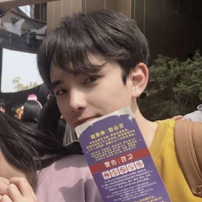 女卡通頭像背影圖片8