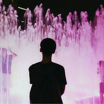 穿衛衣戴帽子的男頭1