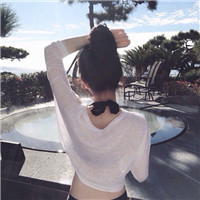 戴眼鏡的黑白頭像女生3